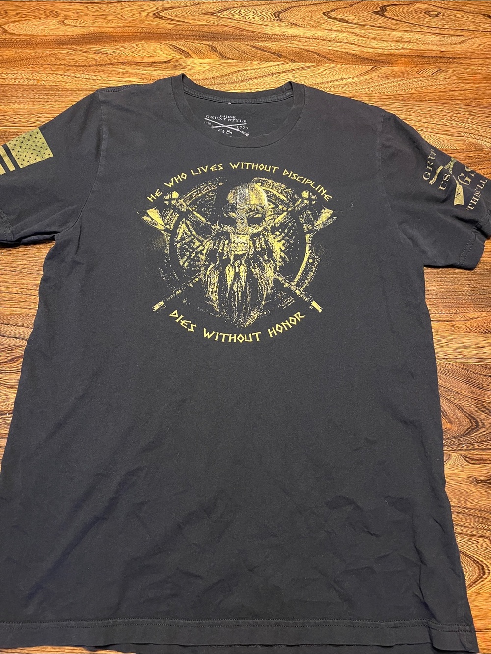 Men's Black Graphic Crewneck T-Shirt with Yellow Print Grunt Style Large